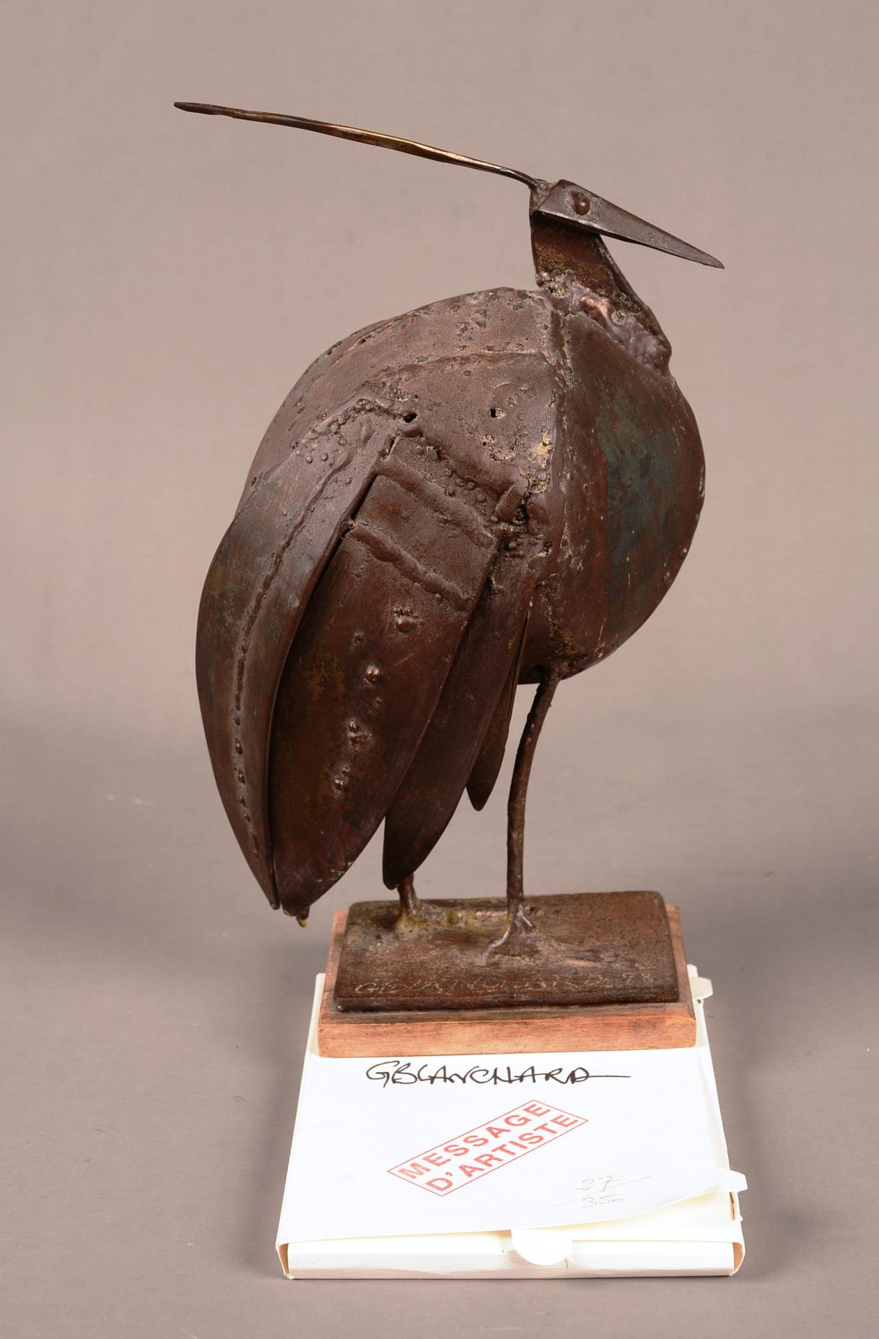 Gilles BLANCHARD (1953) 吉勒-布朗夏（Gilles BLANCHARD） (1953)

"鸟"。

金属雕塑，有签名和日期98。

尺&hellip;