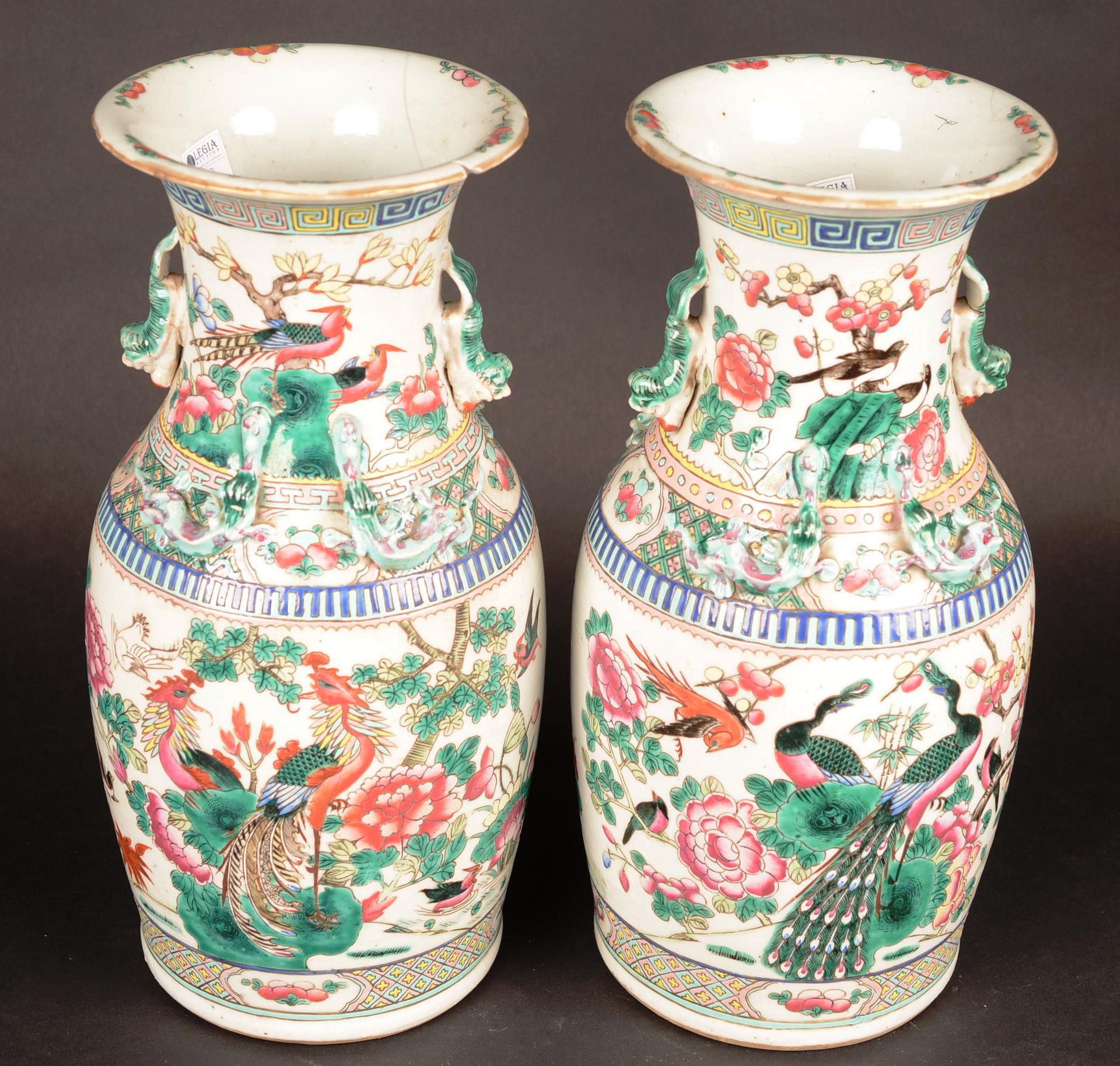 CHINE Paire de vase famille rose CHINE - Paire de vases de forme balustre en por&hellip;