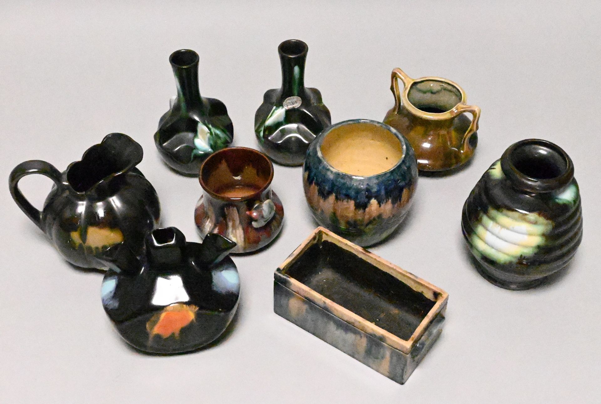 7 céramiques belges Belgium, suite of 9 pieces in terra cotta or glazed ceramic &hellip;