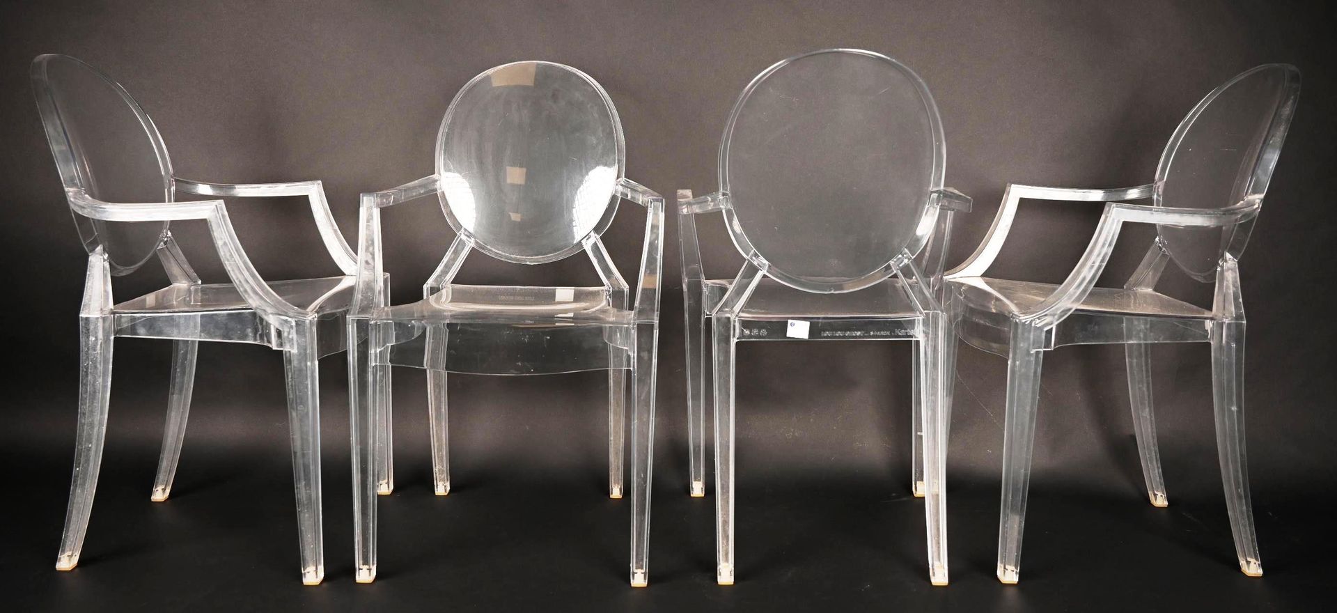 Lou Lou Ghost" design STARCK by Kartell. Suite de quatre chaises d'enfant en pla&hellip;