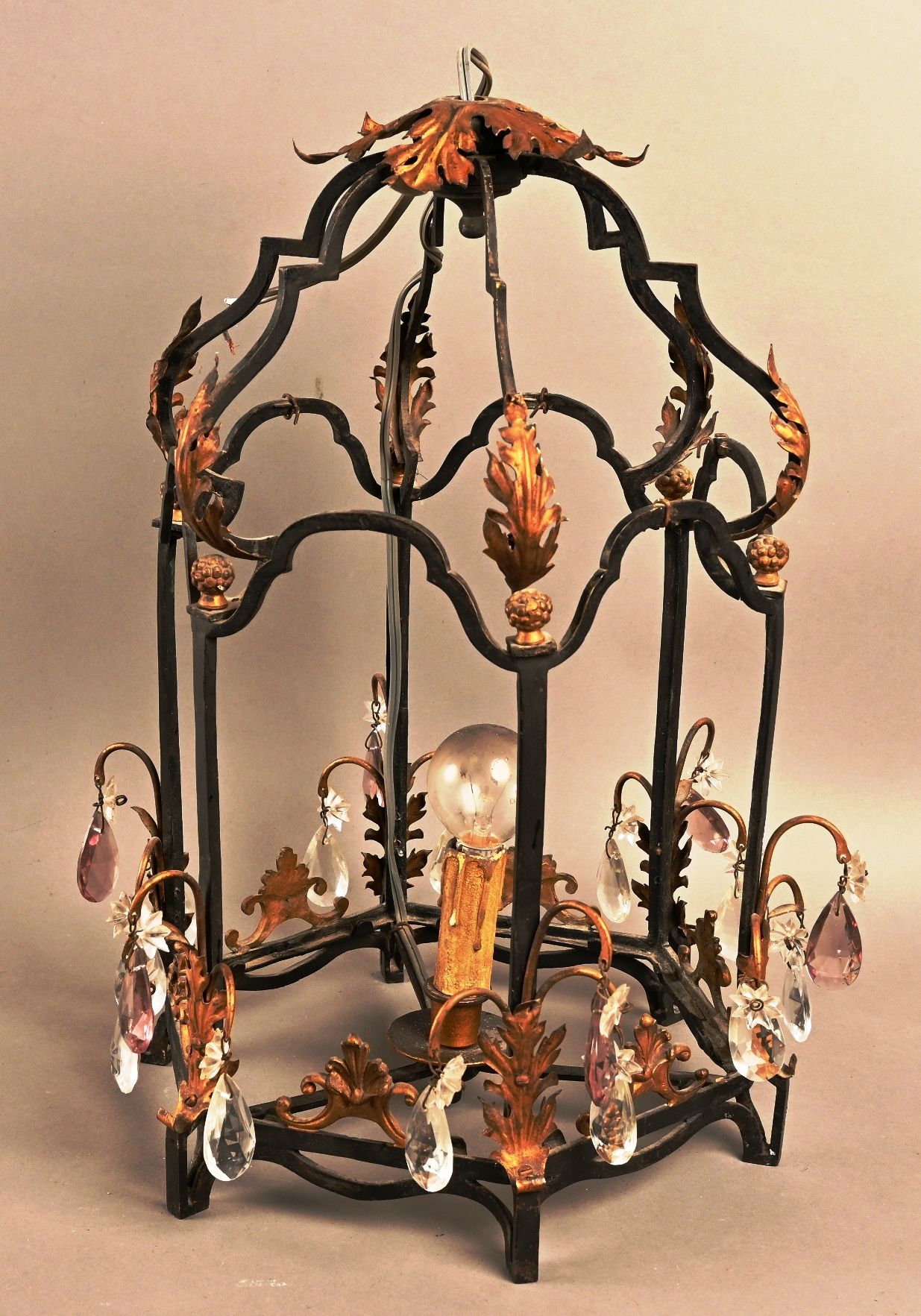 Petite lanterne de hall d'entrée Small hall lantern in wrought iron, gilded bras&hellip;