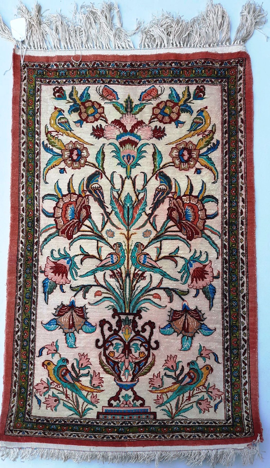 Tapis Ghoum soie Ghoum silk carpet (warp, weft and silk velvet), central Persia,&hellip;