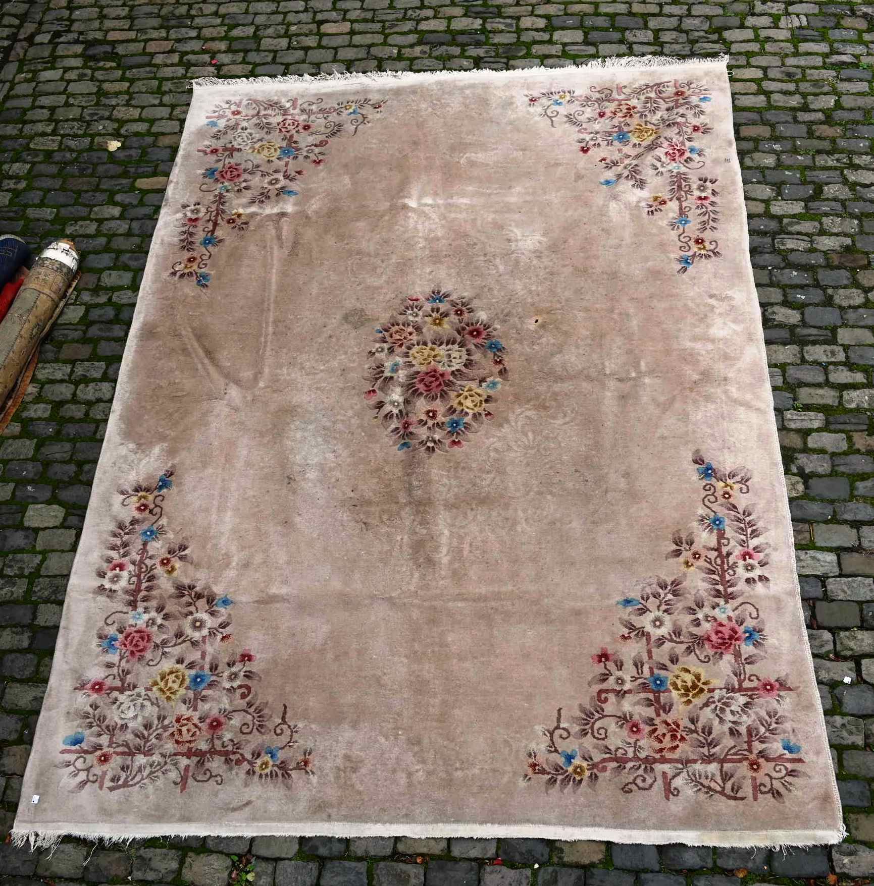 Tapis probablement Népalais Probably Nepalese carpet (wool warp, weft and pile),&hellip;