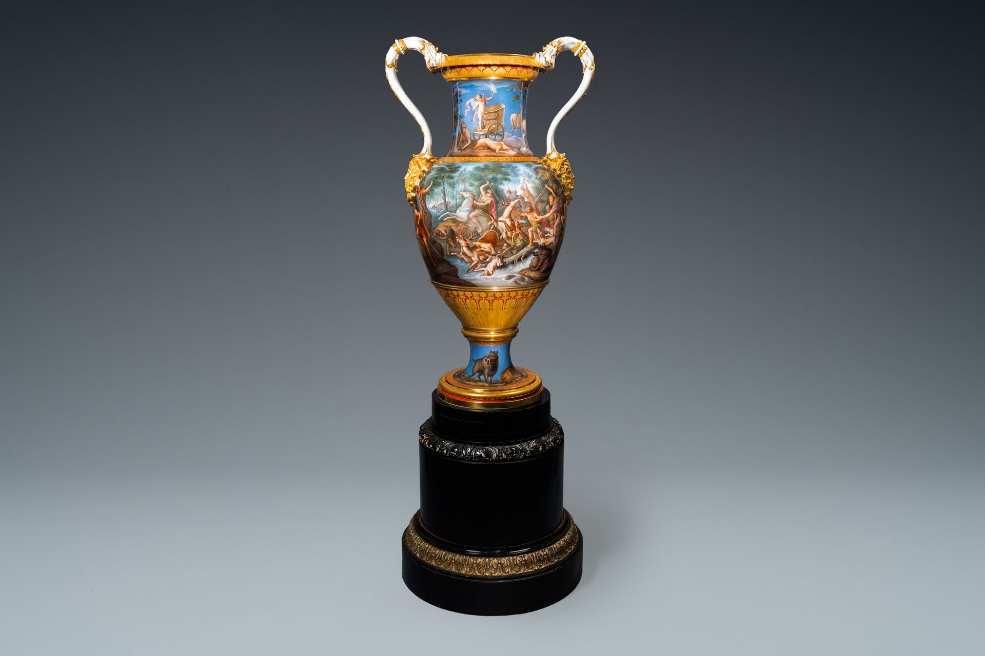 Un important vase en porcelaine de Meissen à sujet mythologique de 'Diane et Act&hellip;