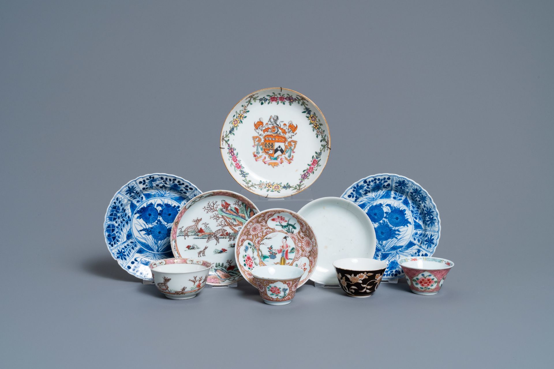 Six various Chinese saucers and four cups, Yongzheng and later Vollständiger Tit&hellip;
