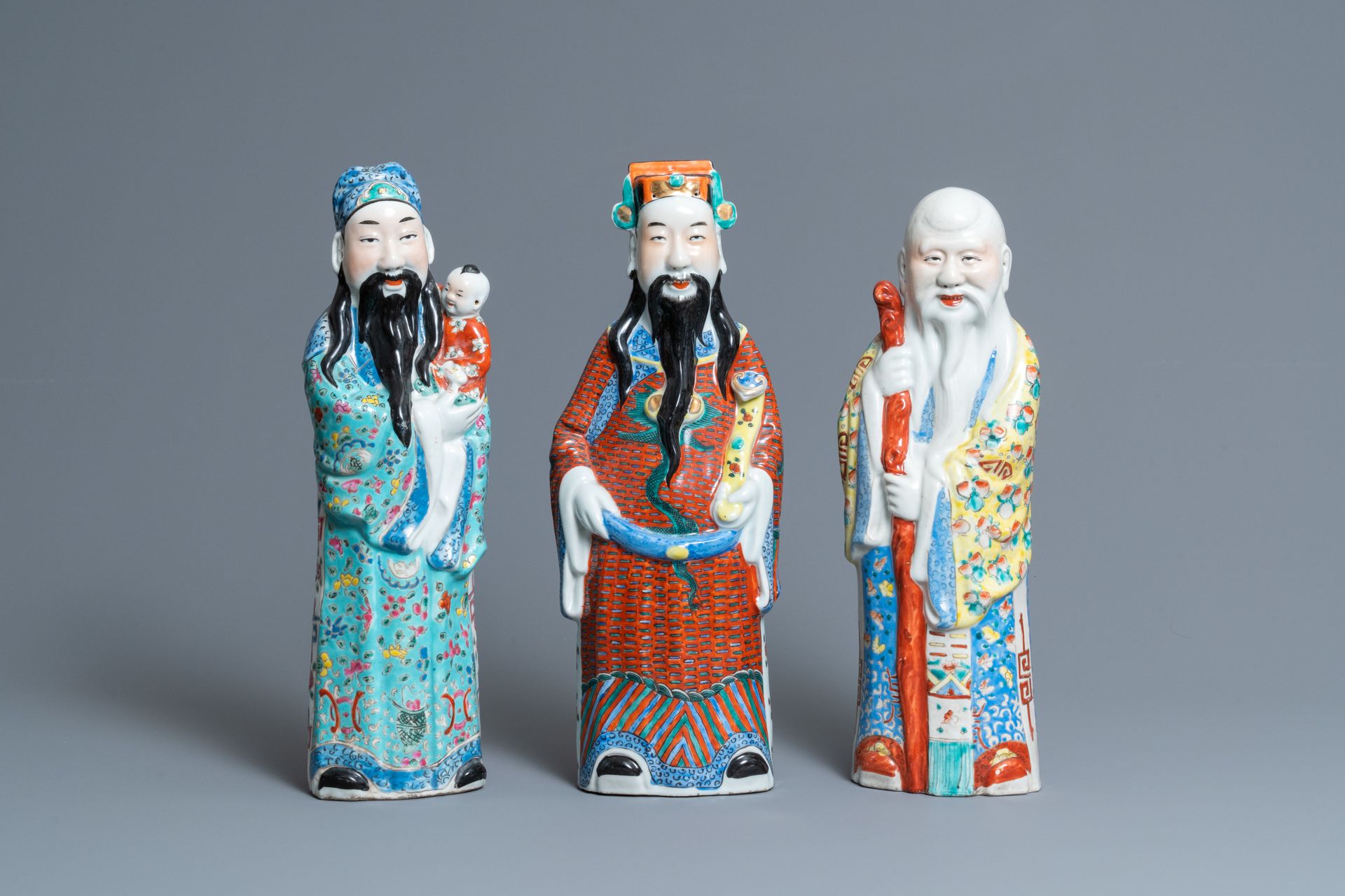 Three Chinese famille rose 'Star God' figures, seal marks, 19/20th C. Vollständi&hellip;