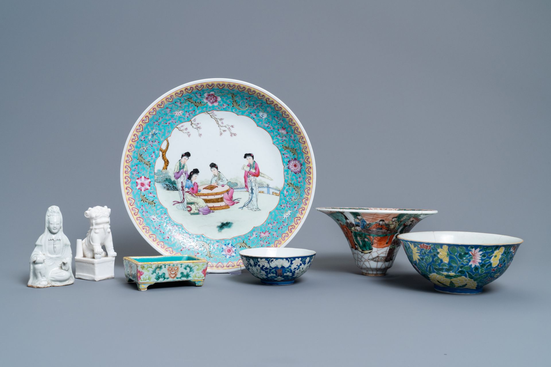A varied collection of Chinese porcelain, 18/20th C. 全称是："18/20世纪的中国瓷器收藏"。不同的中国瓷&hellip;