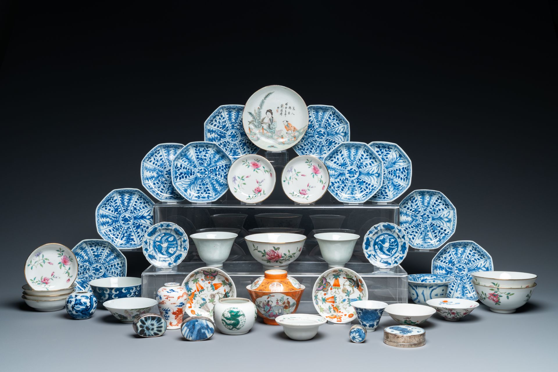 An extensive and very diverse collection of Chinese porcelain, Kangxi and later &hellip;