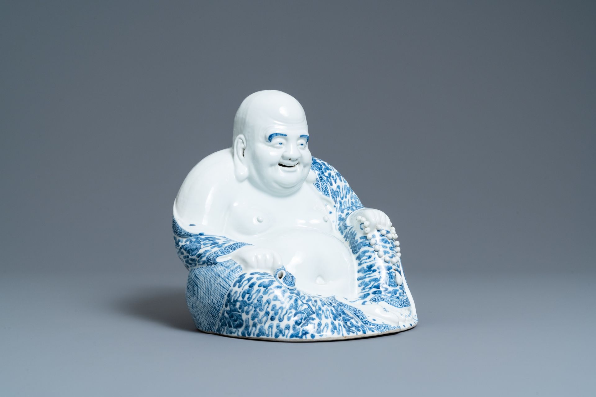 A large Chinese blue and white figure of Buddha, Fujian Huiguang mark, Republic &hellip;