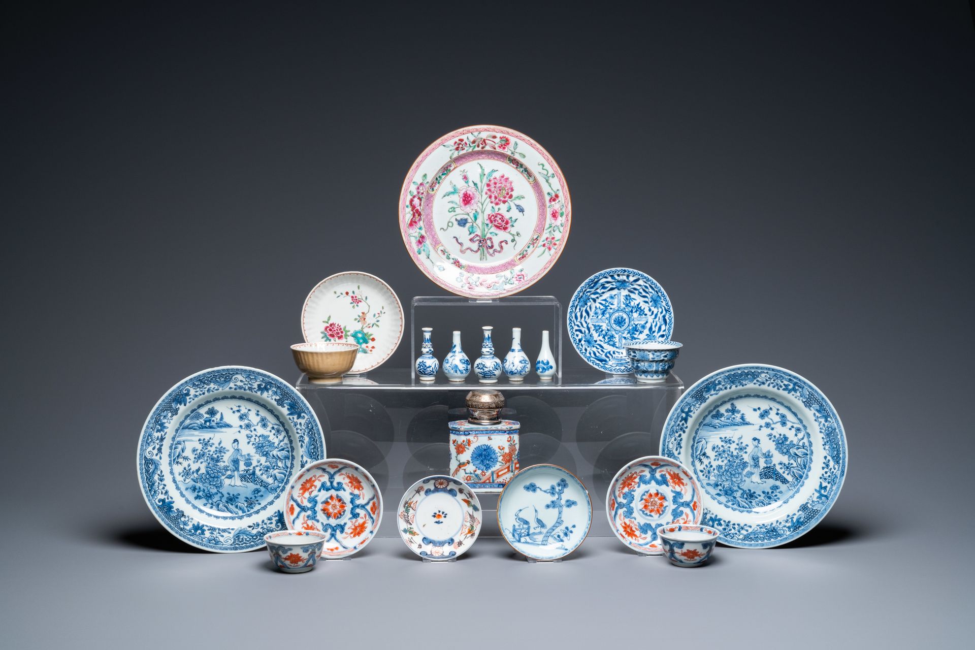 A varied collection of Chinese blue and white, famille rose and Imari-style porc&hellip;