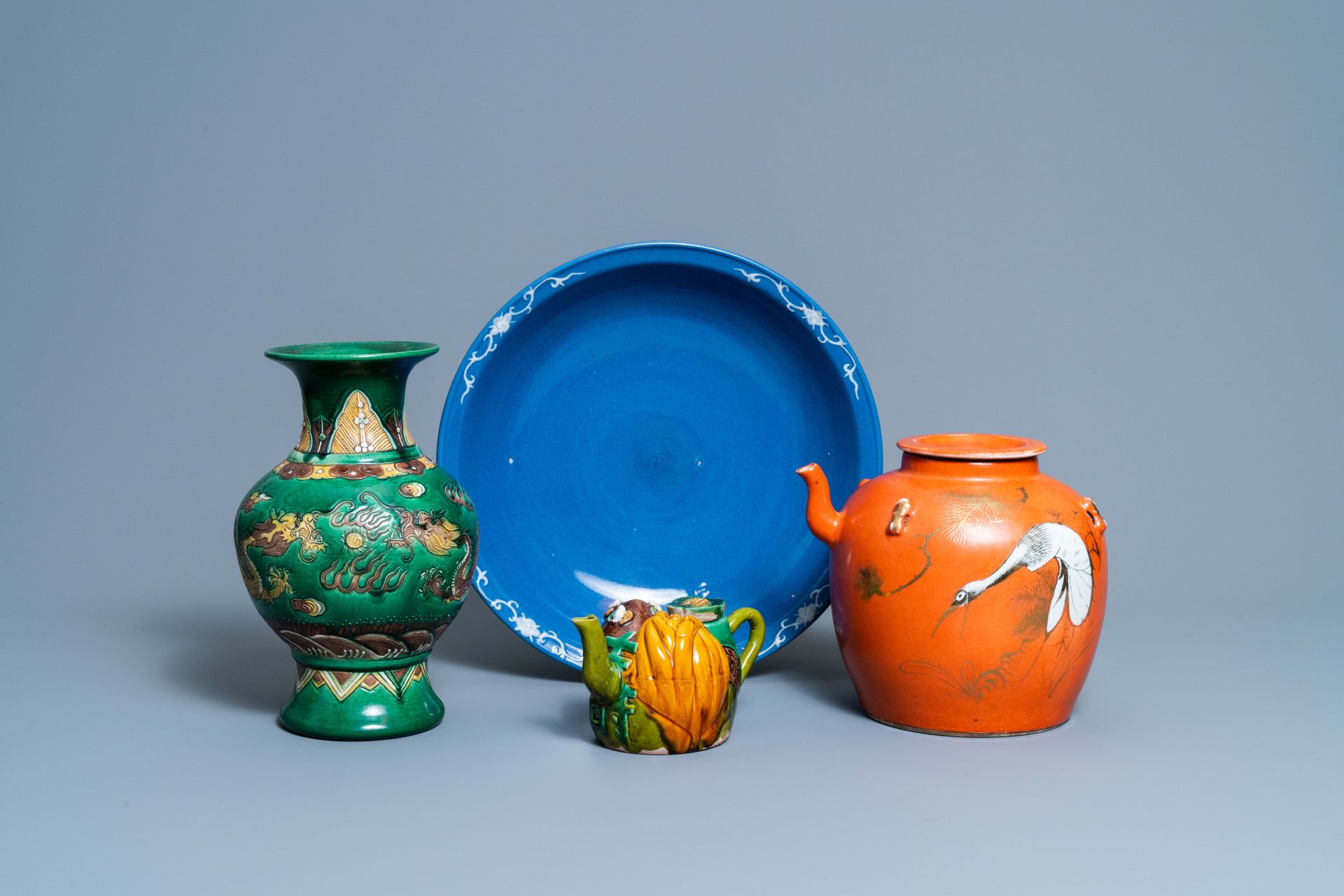 A varied collection of Chinese porcelain, 19/20th C. 全文标题：19/20世纪的中国瓷器收藏。不同的中国瓷器&hellip;