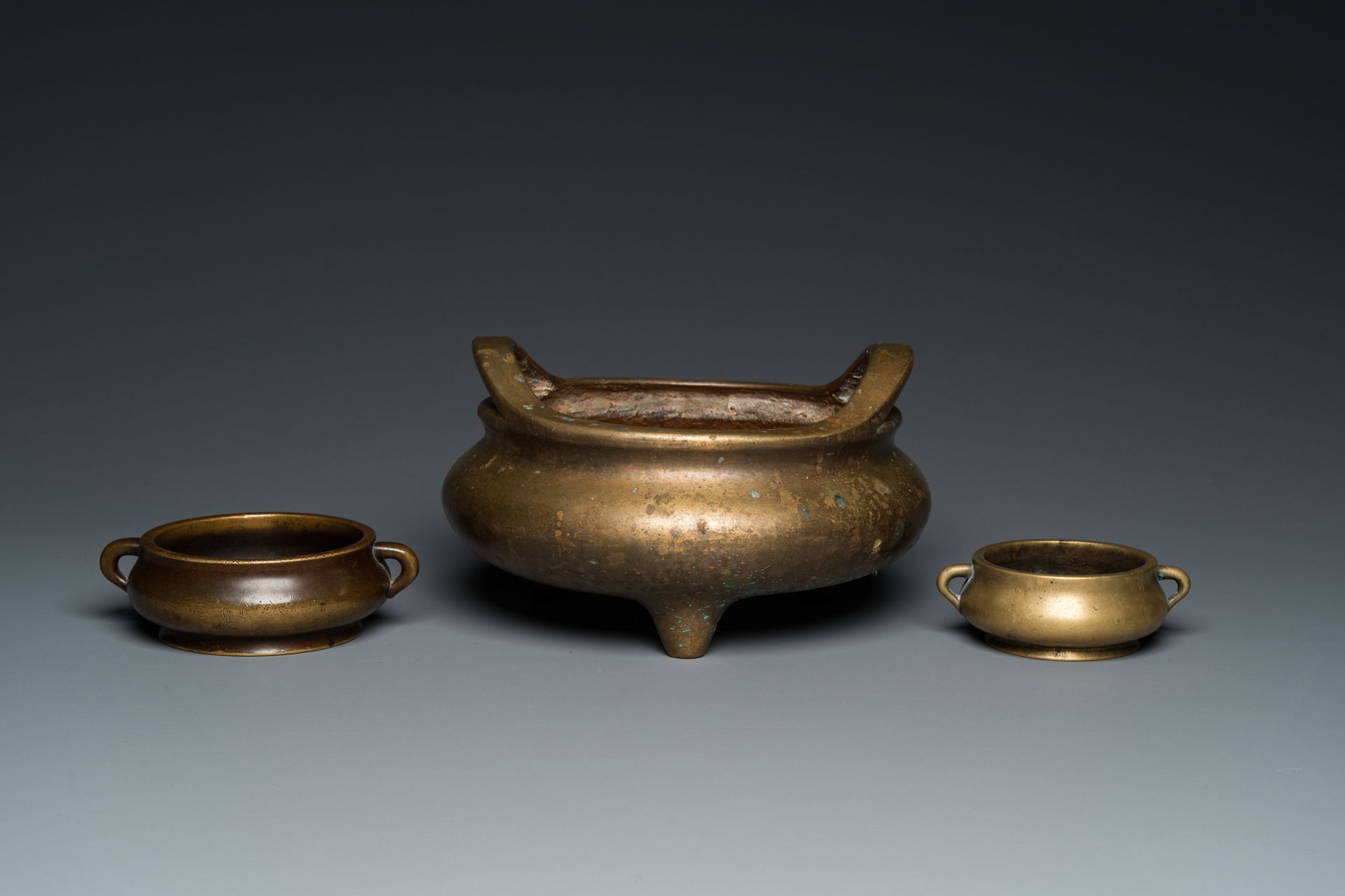 Three Chinese bronze censers, Xuande and Gu Shi 古式, Qing/Republic Dia. : 24 cm -&hellip;