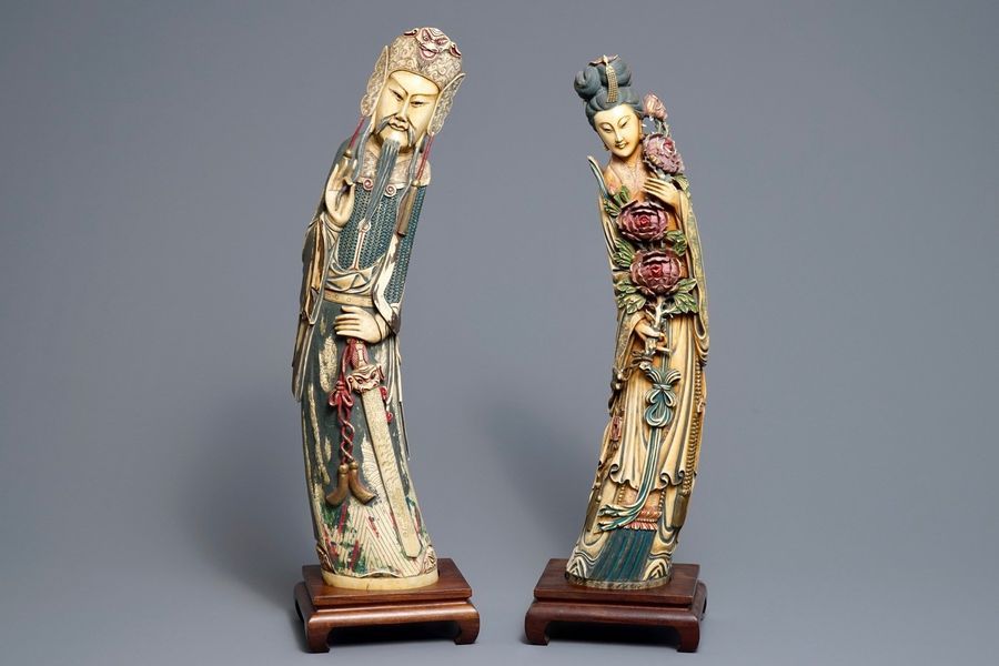 Null Une paire de grandes figures polychromes en ivoire sculpté, Chine, 19ème