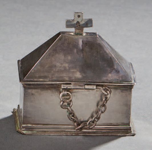 Null Box with Holy Oils in silver, in the shape of a small house surmounted by a&hellip;