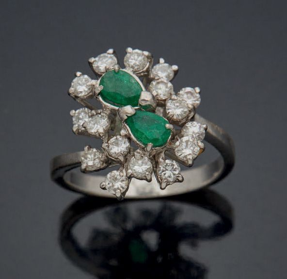 Null Silver plated wire ring, basket set with emeralds and brilliant cut diamond&hellip;