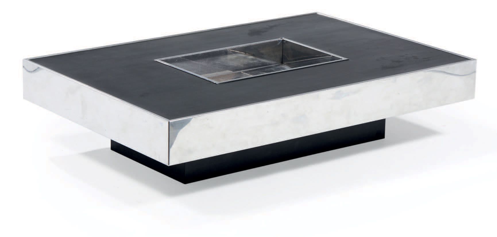 TRAVAIL DES ANNÉES 1970 
Coffee table, black lacquered rectangular top with chro&hellip;