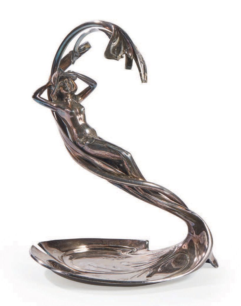 Travail Xxe Silver plated metal lamp holder depicting a metamorphosis
H : 27 cm