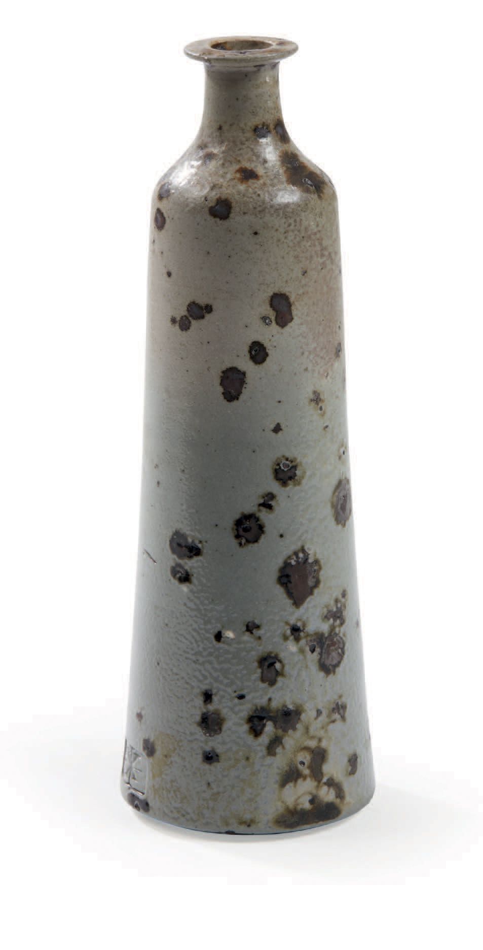 Robert DEBLANDER (1924-2010) 
炻器soliflore花瓶
签名
高 : 20,5 cm