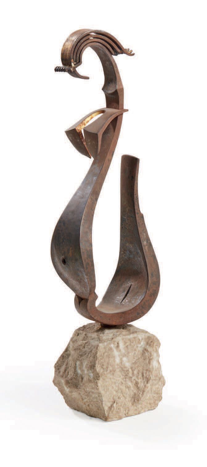 TRAVAIL 1950 
Metallskulptur einer stilisierten Frau
Steinsockel
H: 34 cm