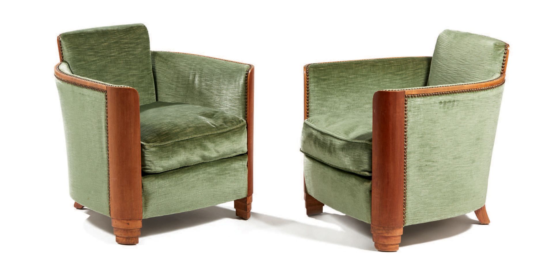 TRAVAIL FRANÇAIS DES ANNÉES 1930 
Pair of beech and mahogany club chairs, green &hellip;