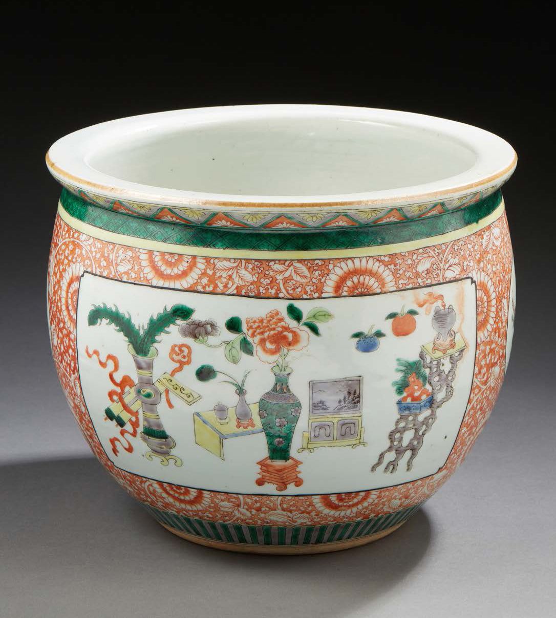 CHINE Pecera circular de porcelana decorada en esmaltes familiares verdes con fl&hellip;