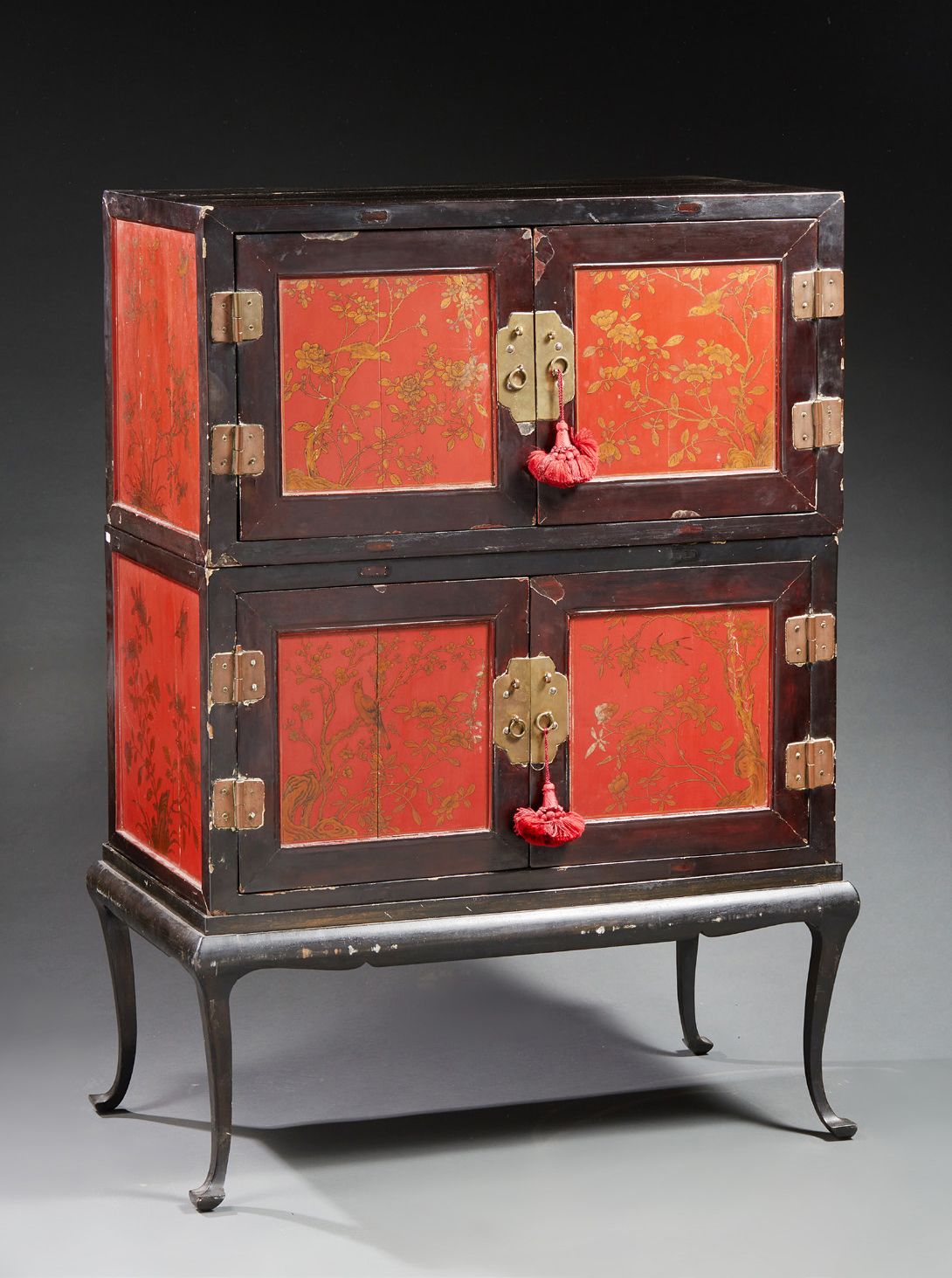 CHINE OU COREE Two lacquered wood bridal chests. The whole is removable and embe&hellip;