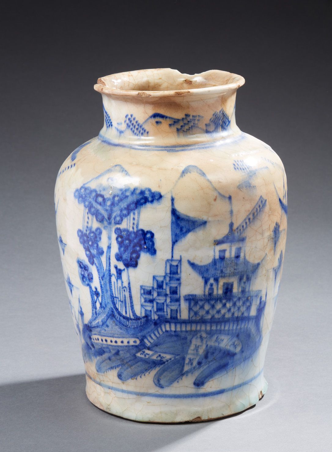 IRAN Vase balustre en céramique siliceuse décoré en bleu de cobalt de pavillons &hellip;