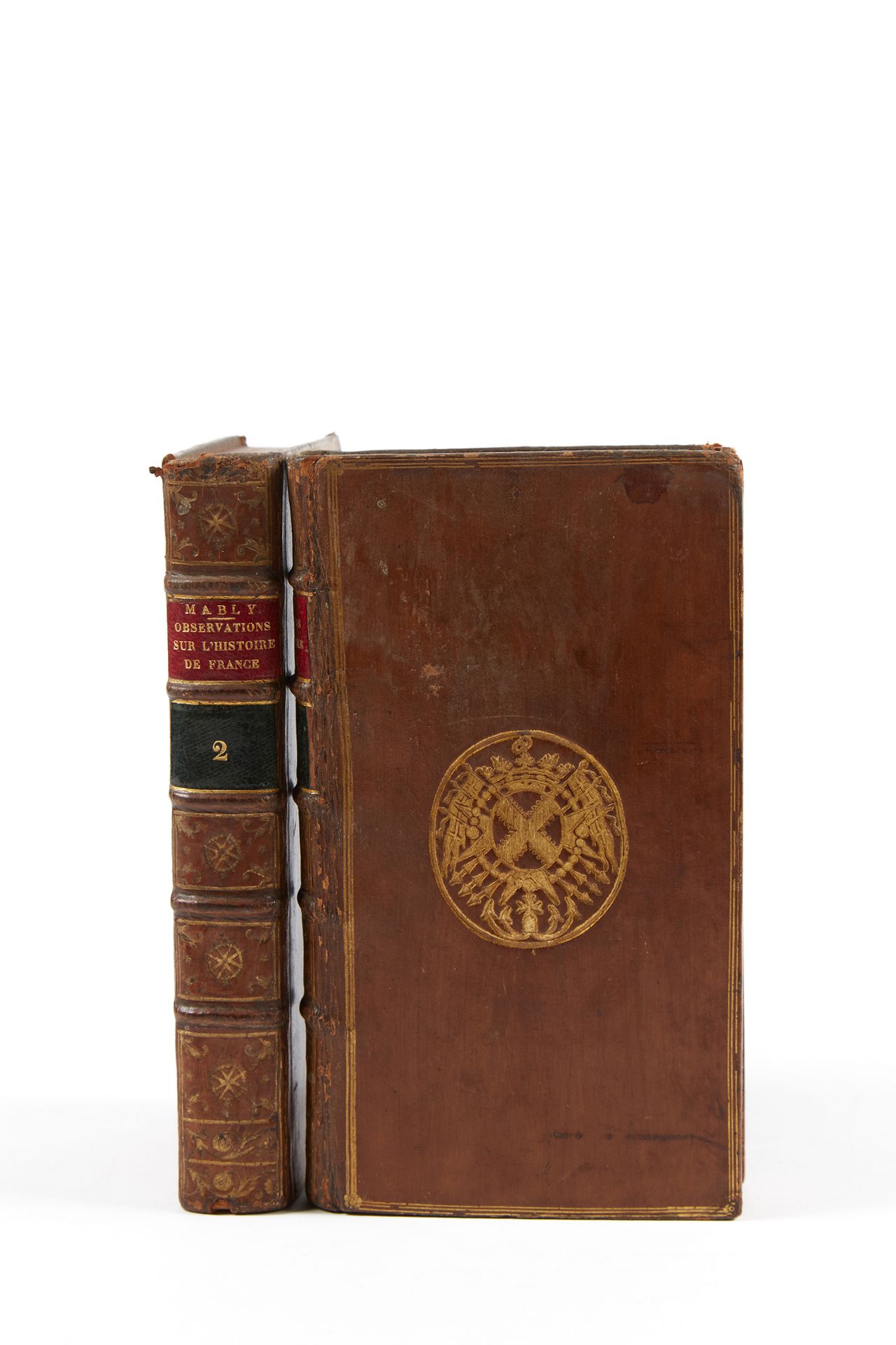 MABLY, Abbé De. 关于法国历史的观察。日内瓦，图书公司，1765年，2卷，12开本。全现代小牛皮，板中央有鎏金臂，框架内有三层鎏金丝，书脊有棱纹和&hellip;