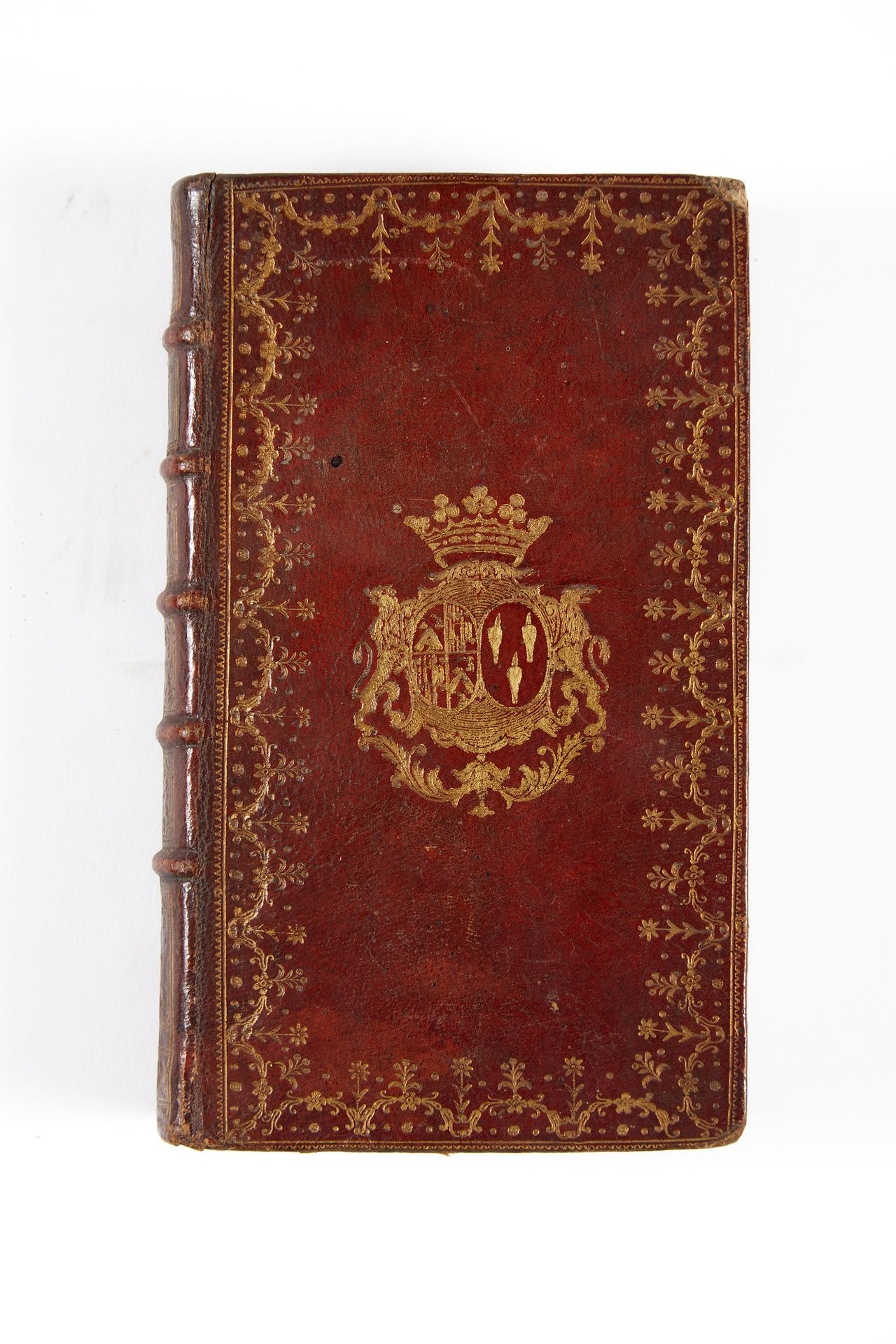 Null 撰写的《大卫的诗篇》，由瓦隆省议会修订和批准。新版。阿姆斯特丹，马克-米歇尔-雷伊，1775年。1卷，12开本。带花边的全红摩洛哥，板中央的鎏金臂，华&hellip;