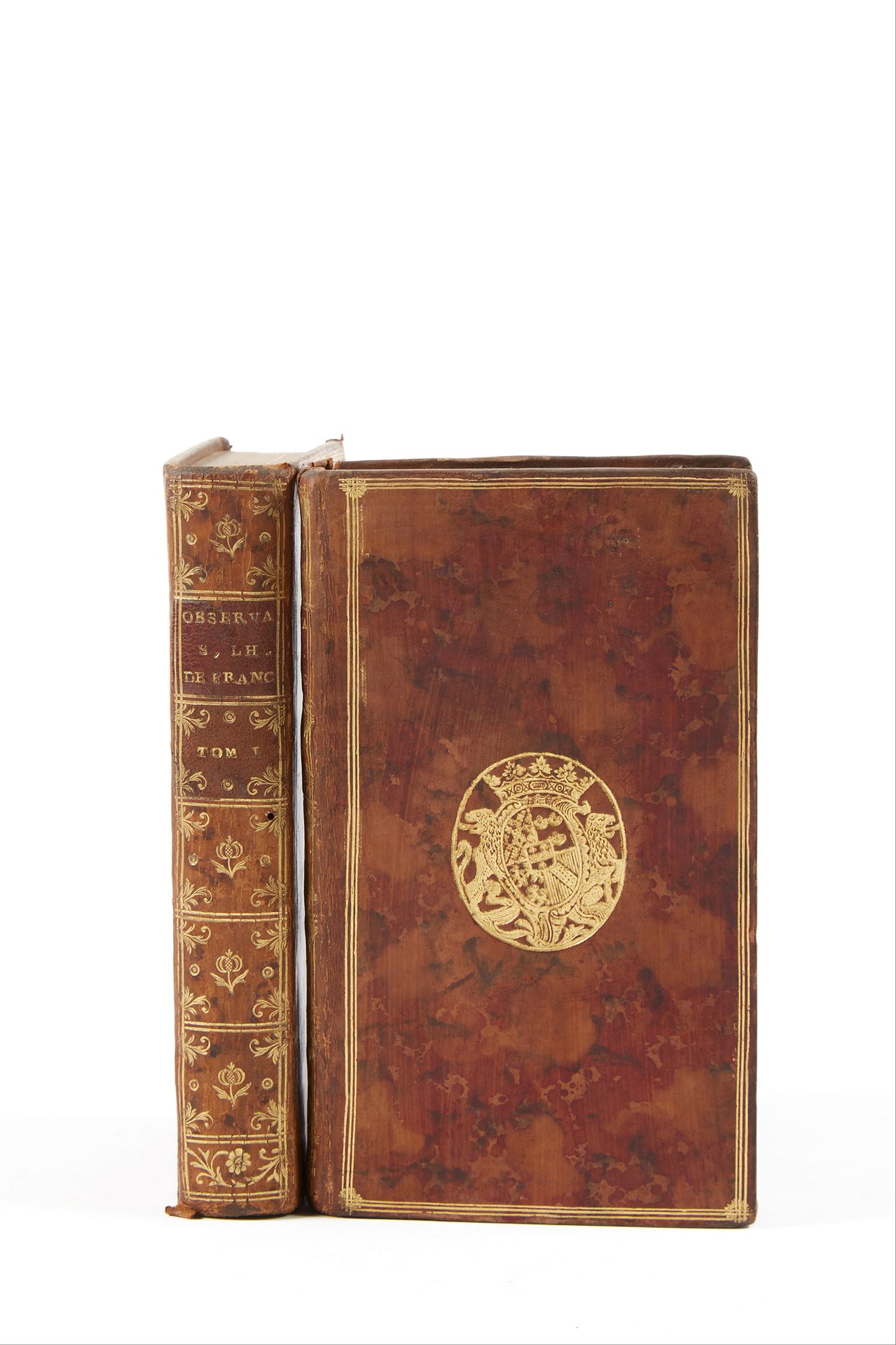 MABLY, Abbé De. 关于法国历史的观察。日内瓦，图书公司，1765年，2卷，12开本。全大理石花纹小牛皮，三层鎏金框，板中央有鎏金臂，书脊上有装饰性&hellip;