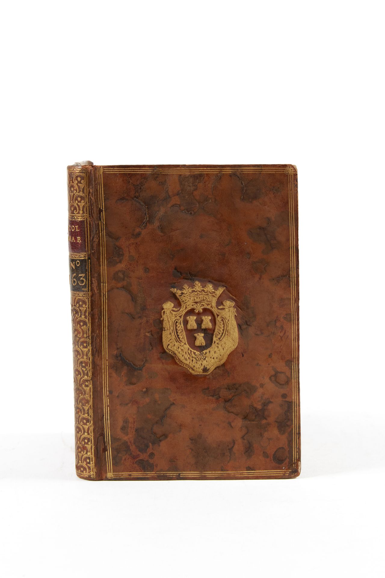 [POMPADOUR]. CASSINI. 地图n°163.科尔马的北部。[1760 - 1761].1卷，12开本。全斑纹棕褐色小牛皮，木板中央有镀金臂章，三&hellip;