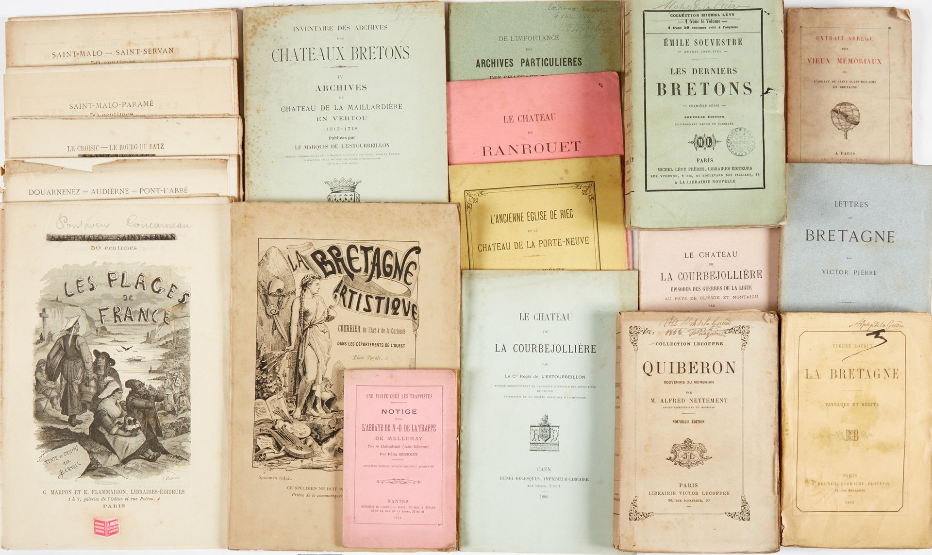 Null Souvenirs de voyages et châteaux bretons. 1 lot de livres brochés :
- SOUVE&hellip;
