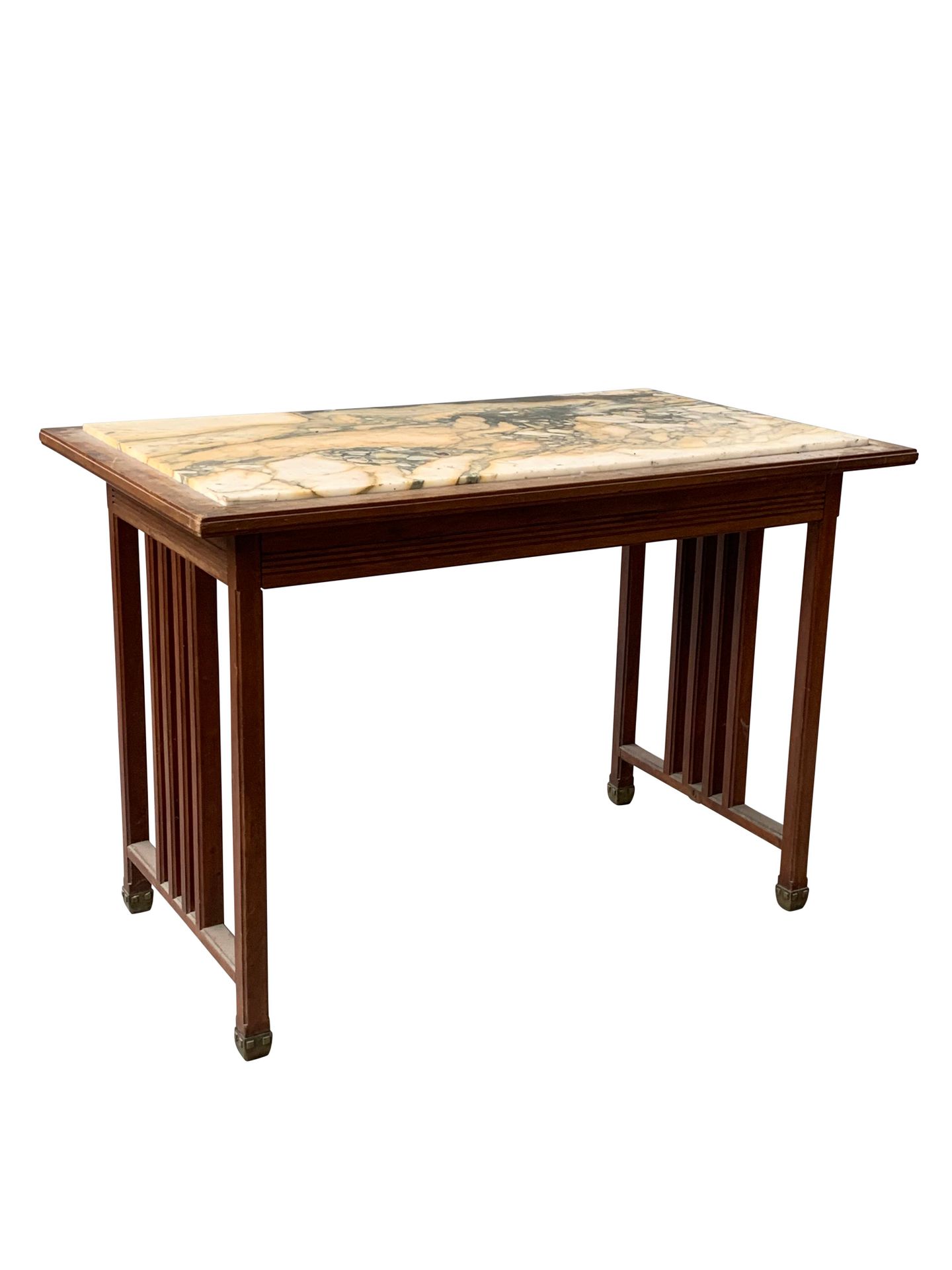 Null Travail belge 1900

Table en placage de chêne et dessus de marbre reposant &hellip;