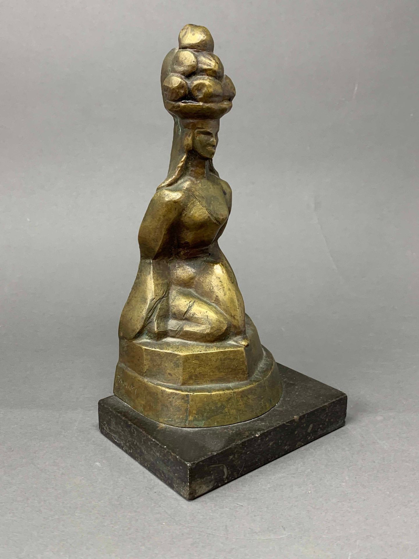 Null SÉBASTIEN TAMARI (1900-1991)

Sculpture en bronze à patine dorée reposant s&hellip;