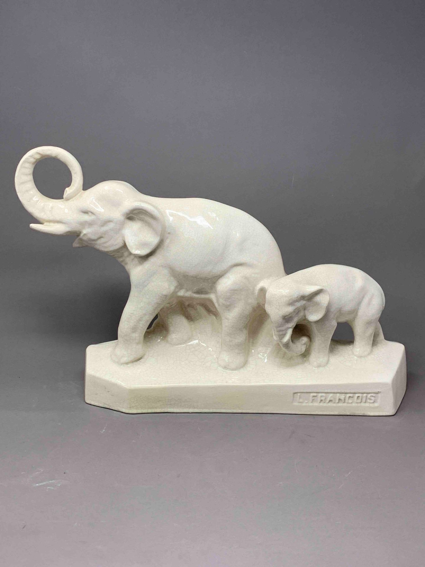 Null L. FRANCOIS (XXe)

Sculpture en céramique emaillée craquelée figurant un él&hellip;