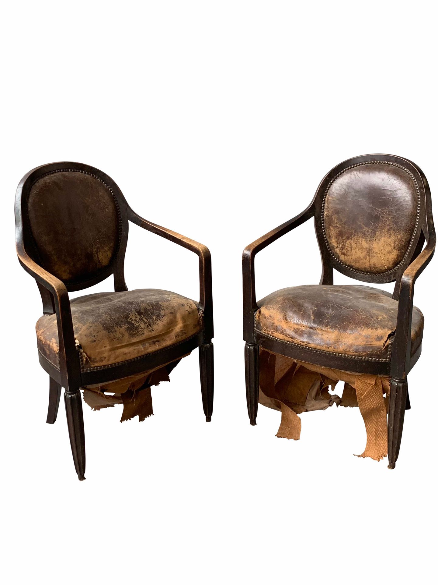 Null Travail français 1925 

Paire de fauteuils en bois teinté et assise en cuir&hellip;