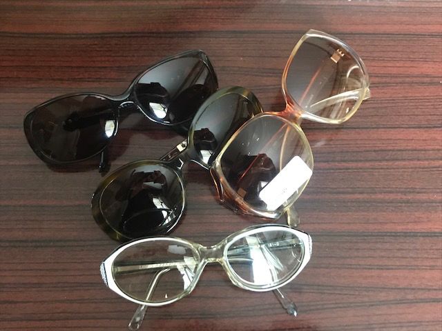 Null Lot de lunettes solaire et vue dont Chanel, Dior et saint Laurent.

Etat d'&hellip;