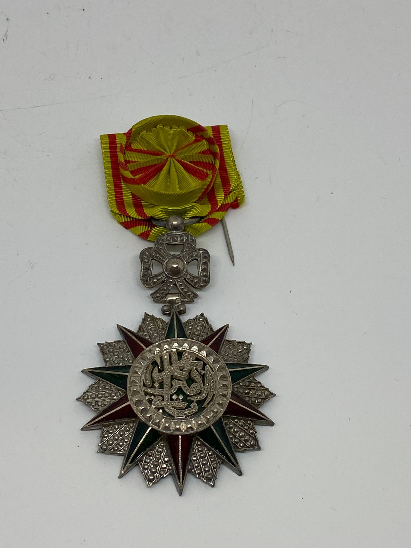 Null Ordre du Nichan el Iftikar (ordre de la Gloire), Tunisie, croix d'officier &hellip;