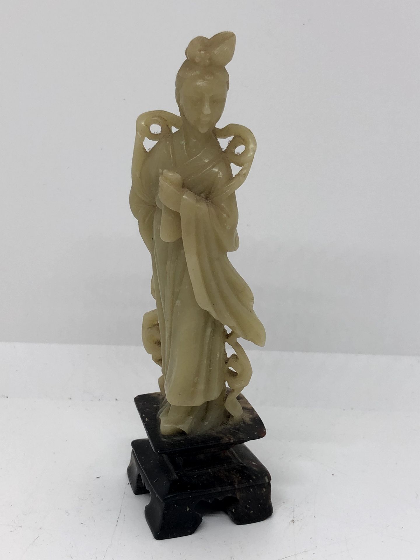 Null Hard stone figure on a pedestal.


H.:15 cm