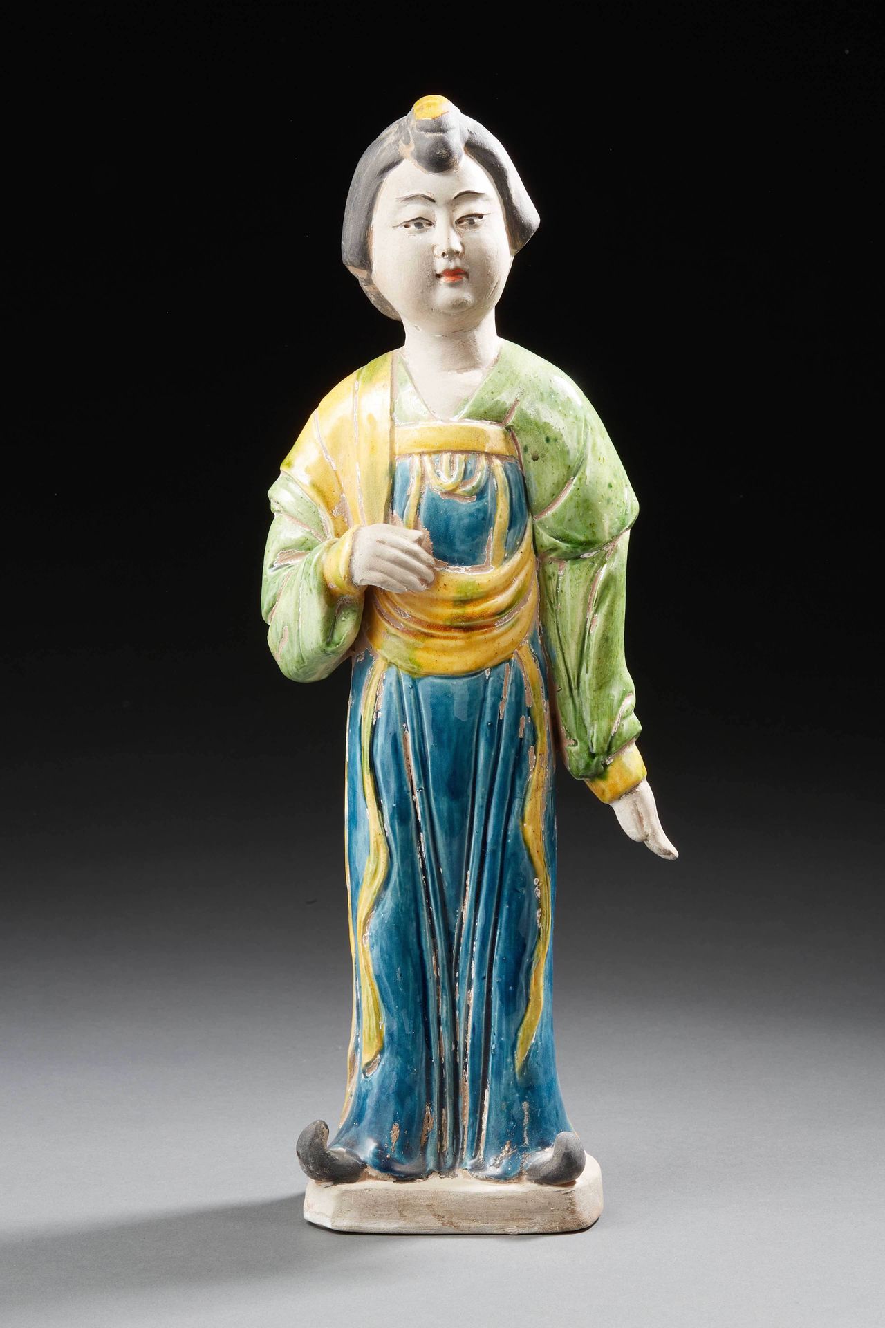Null 中国


多色釉陶器雕像。


明代风格。


H.39.5厘米