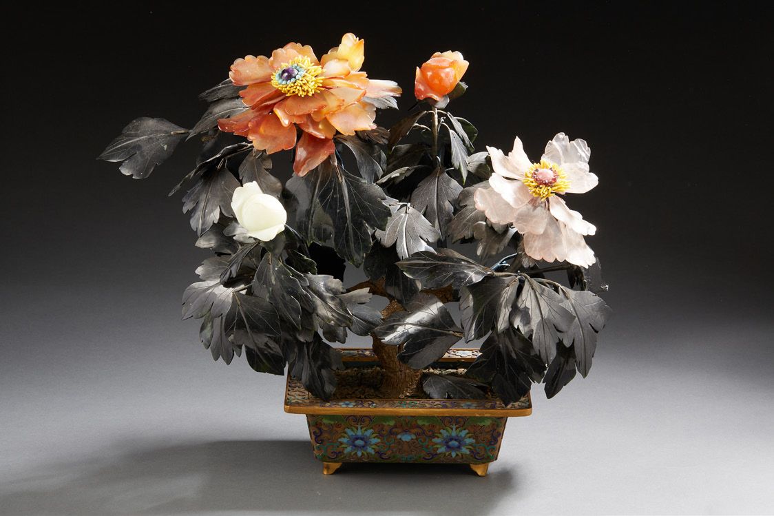 CHINE Jardinera rectangular de bronce cloisonné decorada con flores y follaje de&hellip;