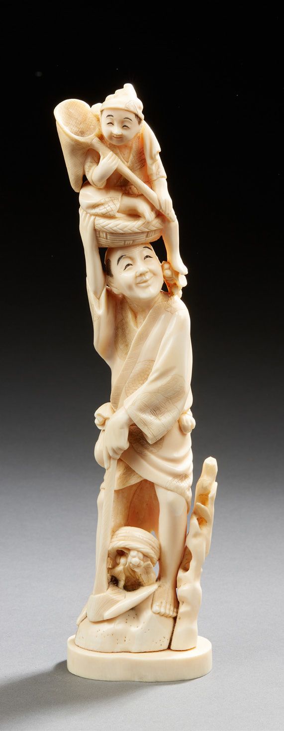 JAPON Okimono-Elfenbein.
Um 1900
H.: 27 cm
Gewicht: 46,1 g.