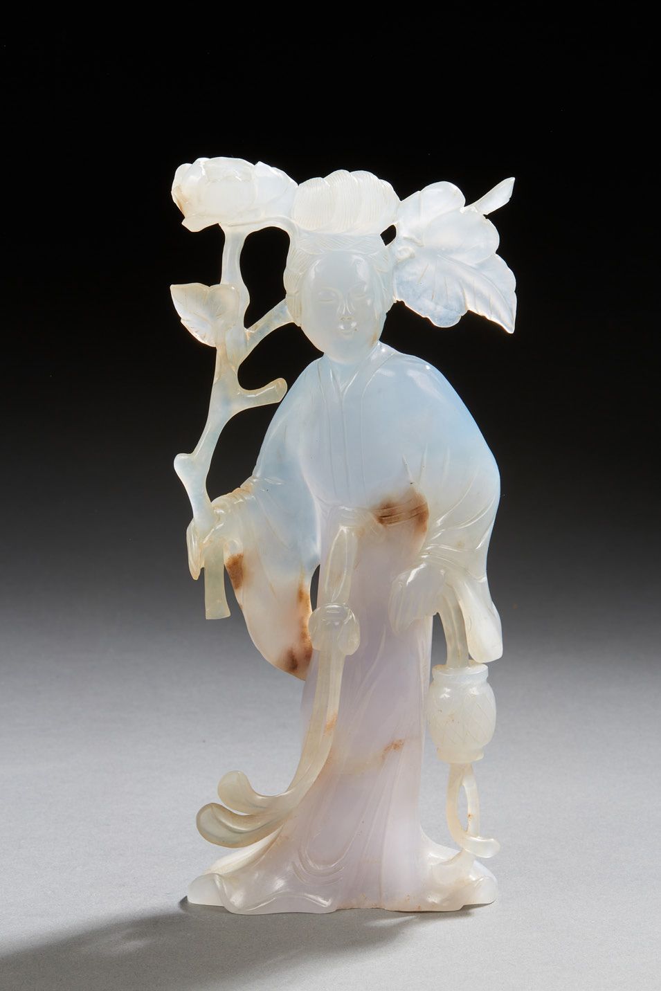 CHINE Figurine en agate sculptée représentant la déesse Guanyin
XXe siècle
H: 21&hellip;