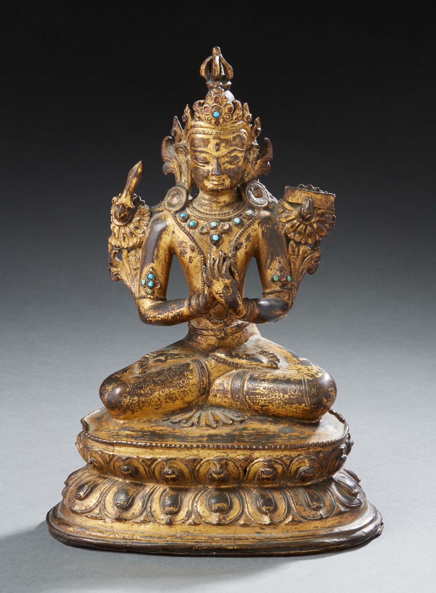 ART SINO-TIBETAIN Exceptional figurine in gilded copper alloy with brown patina &hellip;