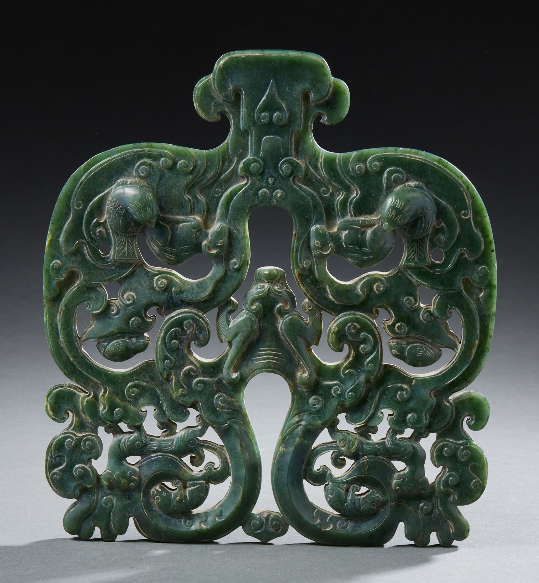 CHINE Large openwork jade plaque depicting a bat framed with scrolls, kilins, ch&hellip;