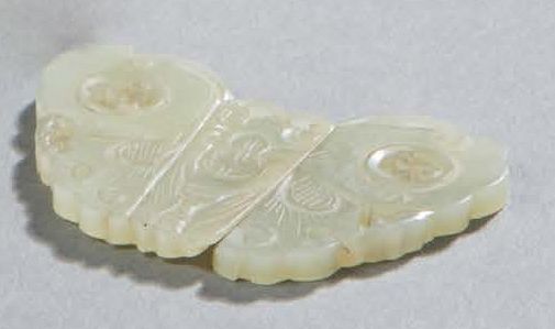 CHINE Dress clasp in two parts made of carved light jade in the shape of a butte&hellip;