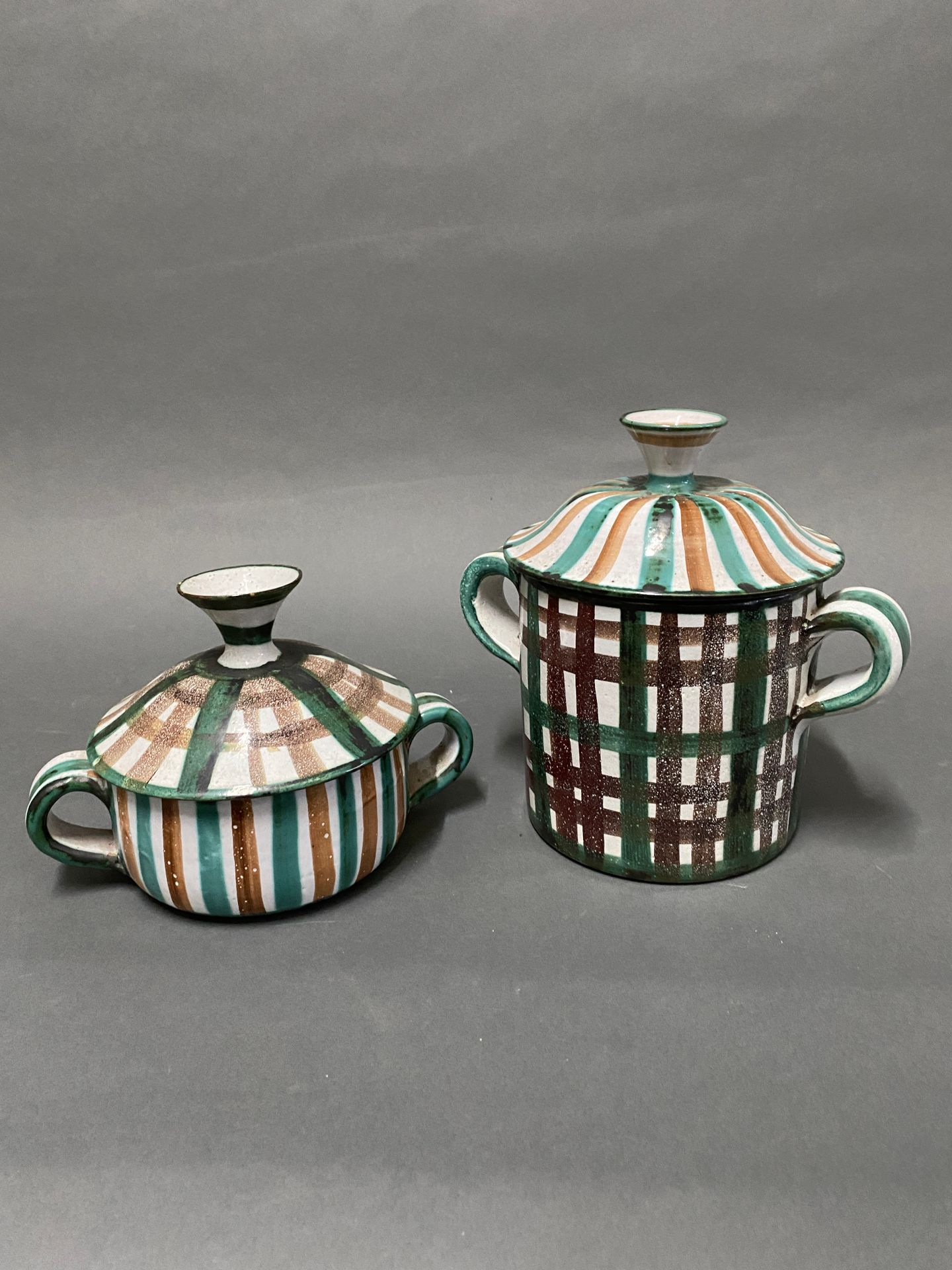 Null Robert PICAULT 

Dos macetas de cerámica con tapa

H : 22 cm (el más grande&hellip;