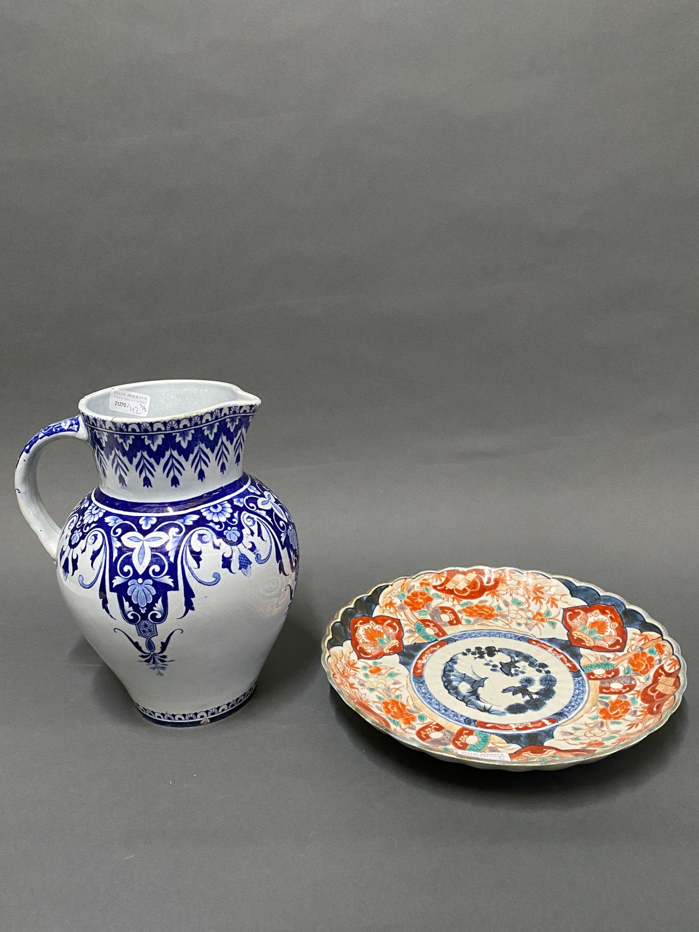 Null Porcelain dish with Imari decoration 

Diam: 30 cm

Joint a pitcher in eart&hellip;