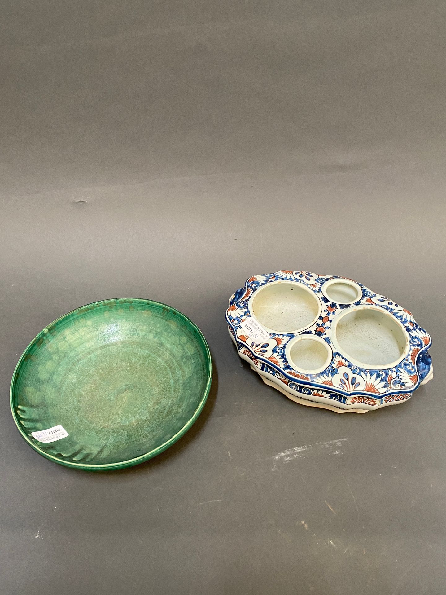 Null 绿色背景的陶瓷碗

直径：22.5厘米

卢昂装饰陶器醋罐联框