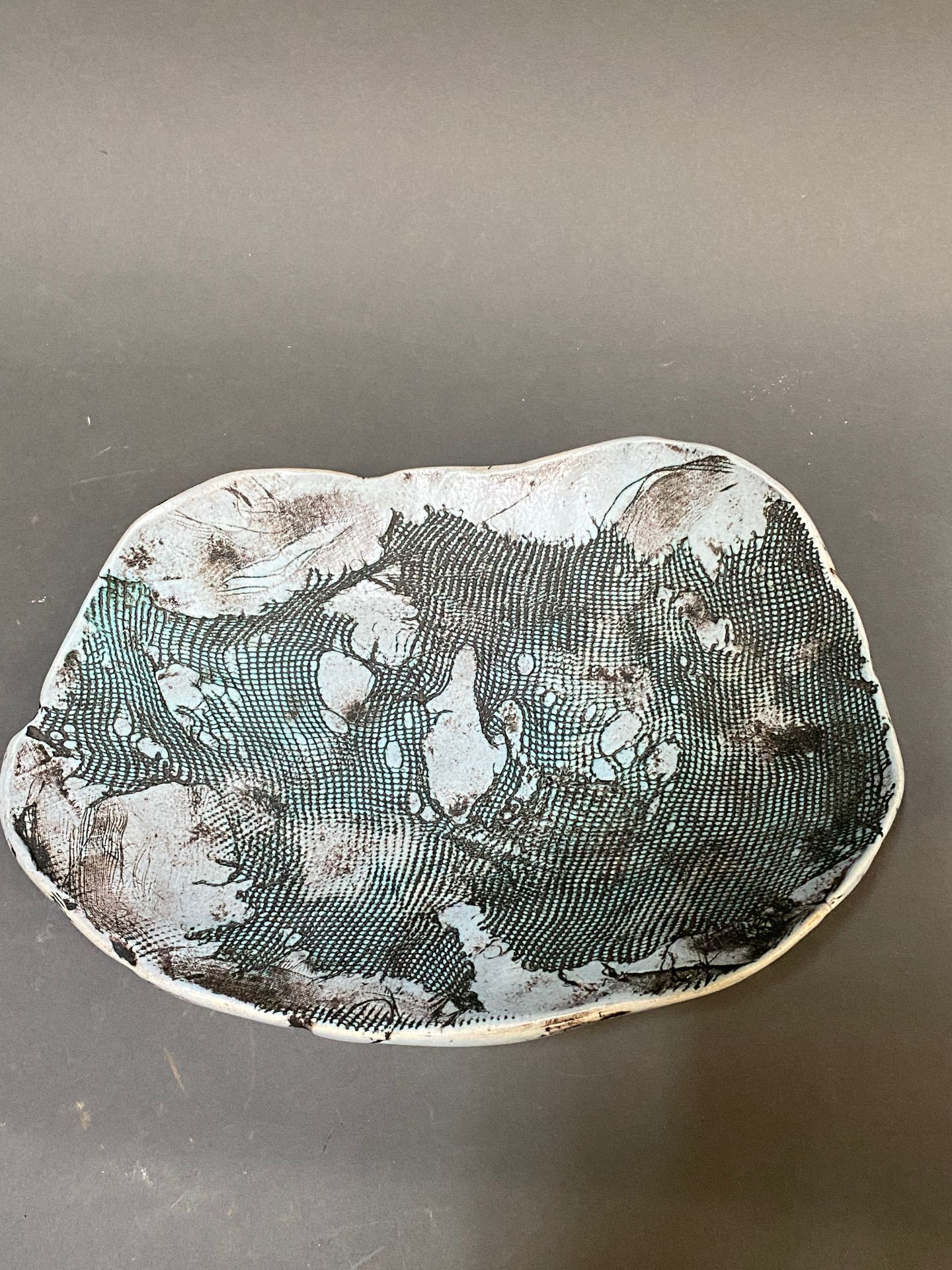 Null BLIN

Ceramic bowl, signed on the back.

Length : 31,5cm